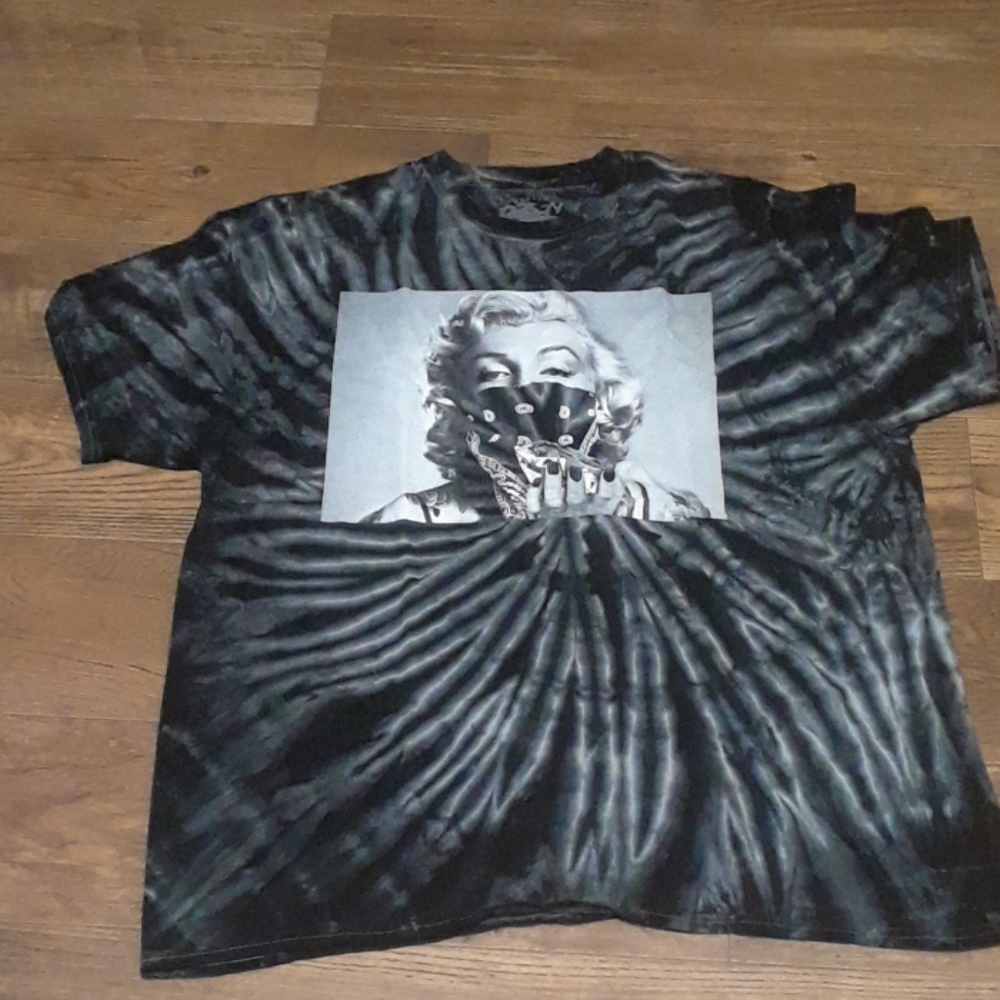 Popular Poison Unisex  Marylin Monroe shirt